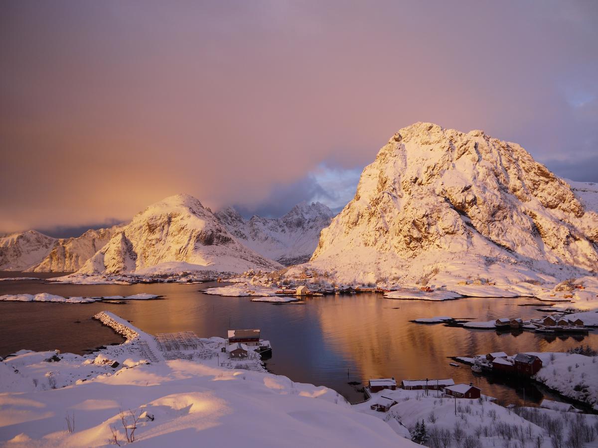 Vila Lofoten Planet Basecamp Sørvågen Exteriér fotografie